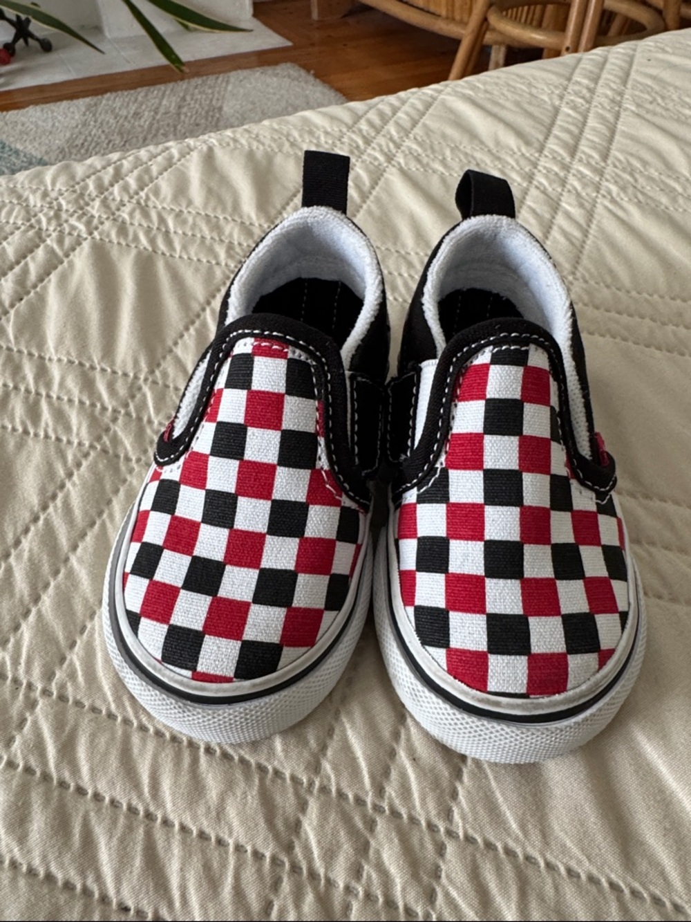 VANS  Kids Checkerboard Slip-On Sneakers - Red & Black